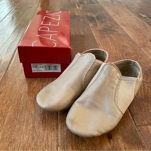 Capezio EJ2C jazz shoes caramel toddler girl 13M